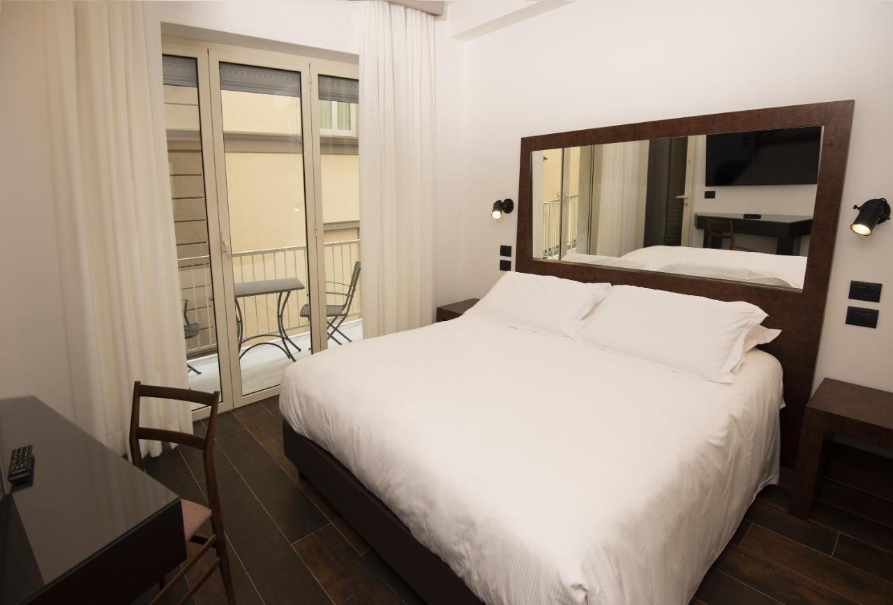 Domus Altana Hotel Napoli Bagian luar foto