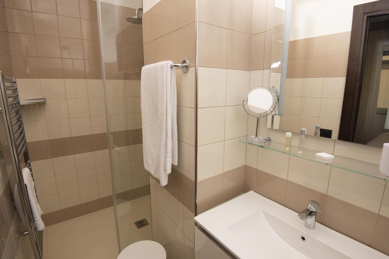 Domus Altana Hotel Napoli Bagian luar foto